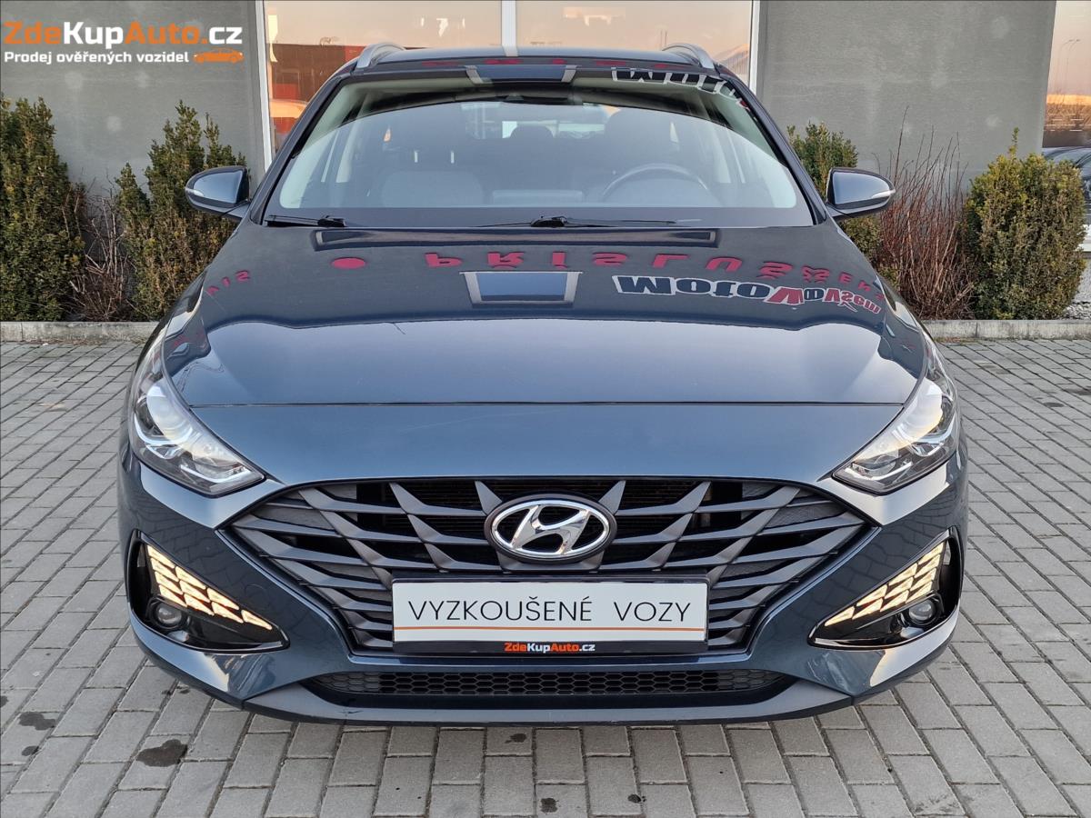 hyundai-i30-1-6crdi-comfort-cr-1-majitel - 3