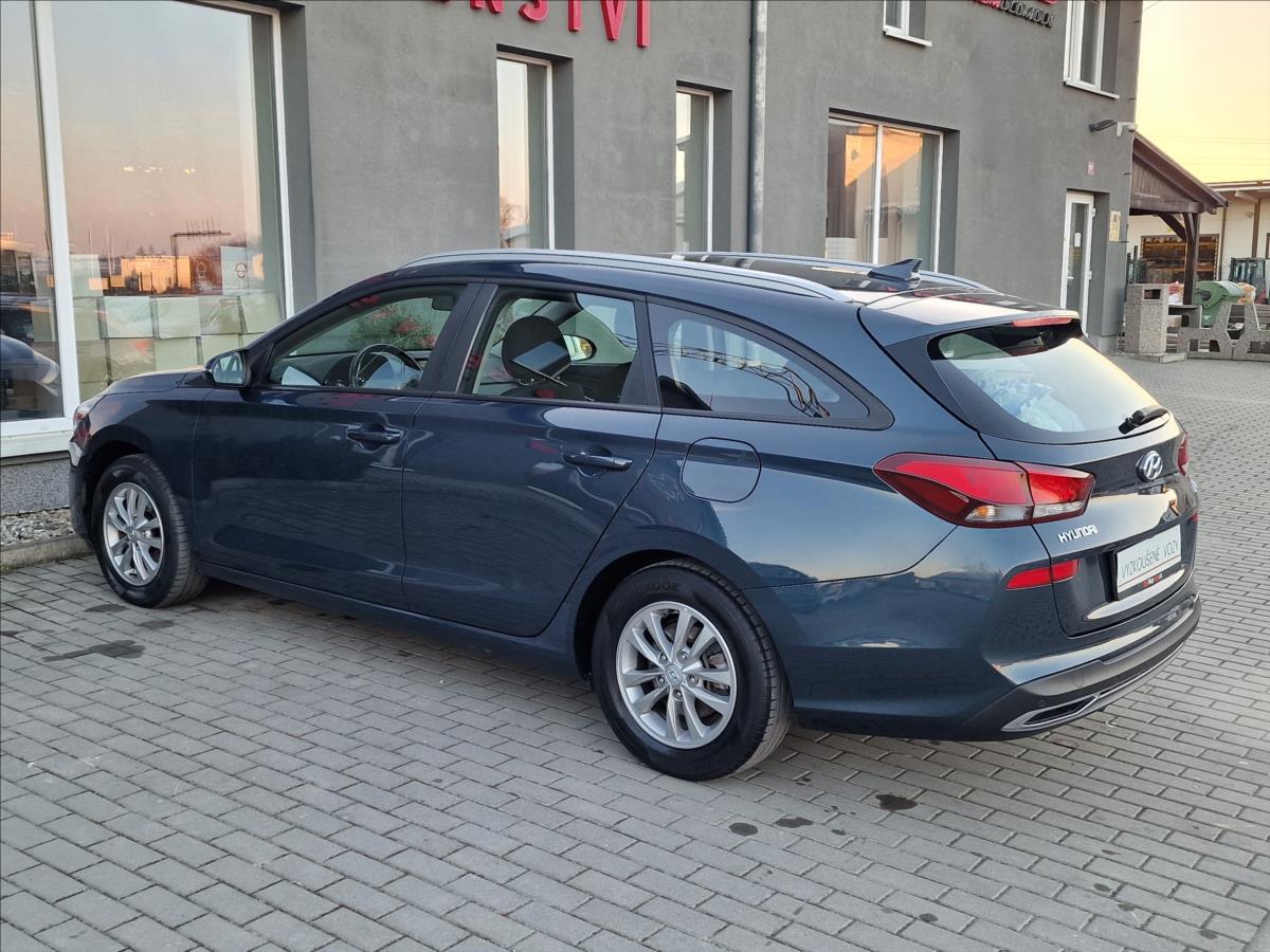 hyundai-i30-1-6crdi-comfort-cr-1-majitel - 6