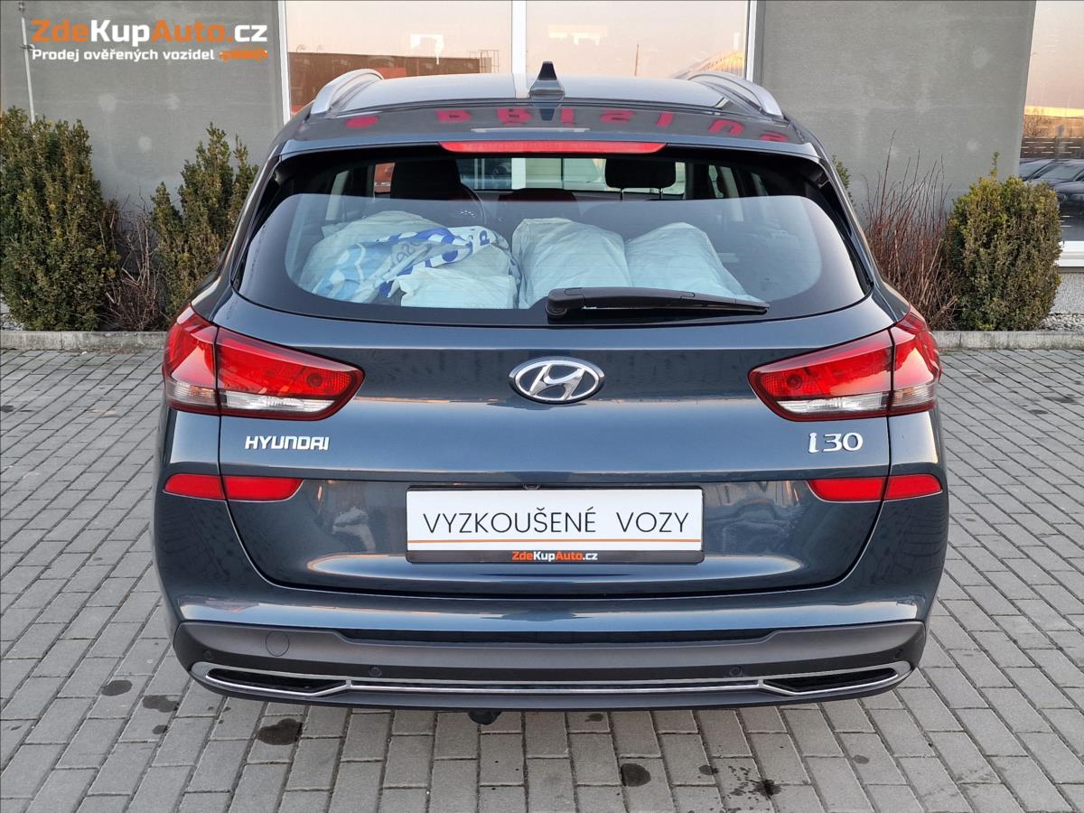hyundai-i30-1-6crdi-comfort-cr-1-majitel - 8