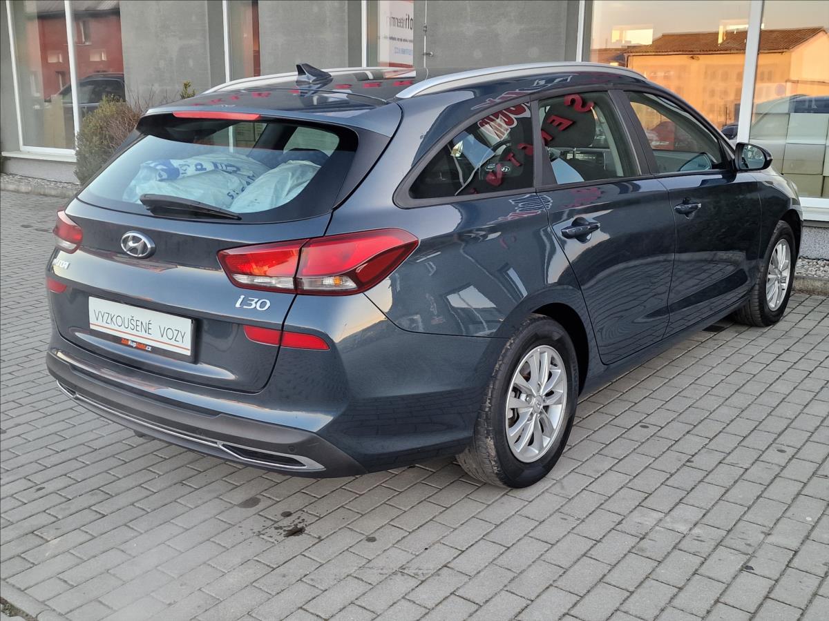 hyundai-i30-1-6crdi-comfort-cr-1-majitel - 9