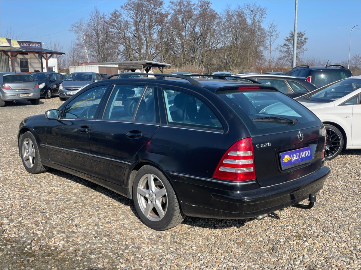 mercedes-benz-tridy-c-2-2-220-cdi - 2