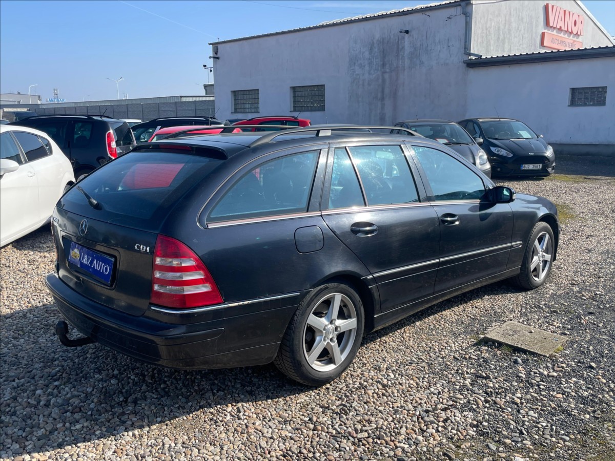 mercedes-benz-tridy-c-2-2-220-cdi - 3