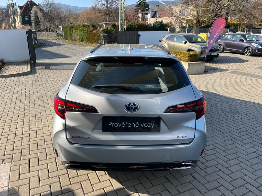 toyota-corolla-1-8-hybrid-comfort-tech-ts - 4