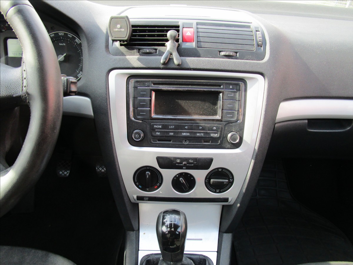 skoda-octavia-combi-1-9tdi-ambiente-klima - 8