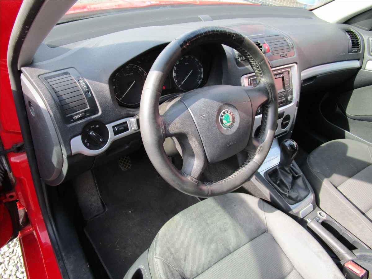 skoda-octavia-combi-1-9tdi-ambiente-klima - 9