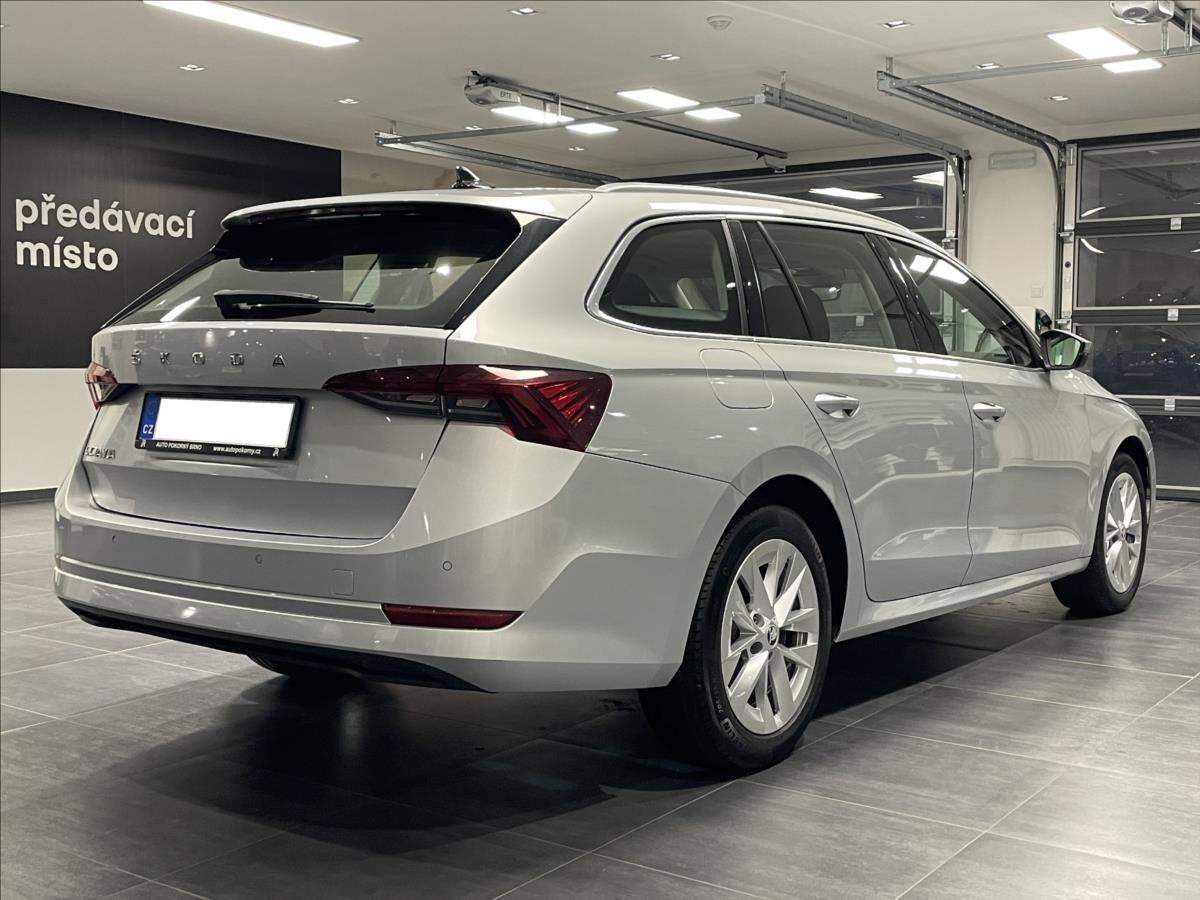skoda-octavia-2-0-tdi-115k-combi-style - 3