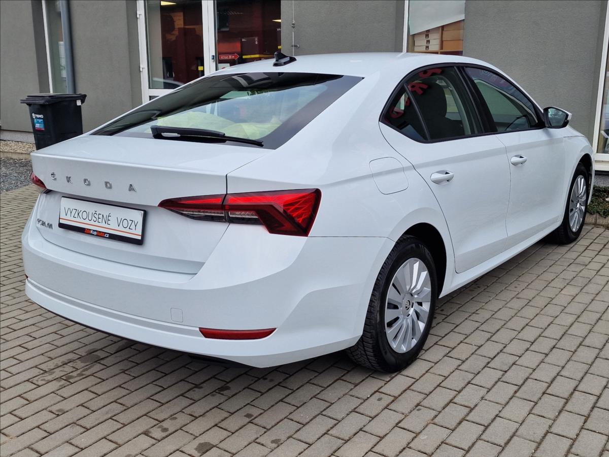 skoda-octavia-1-0-tsi-81kw-puvod-cr-1-maj - 9