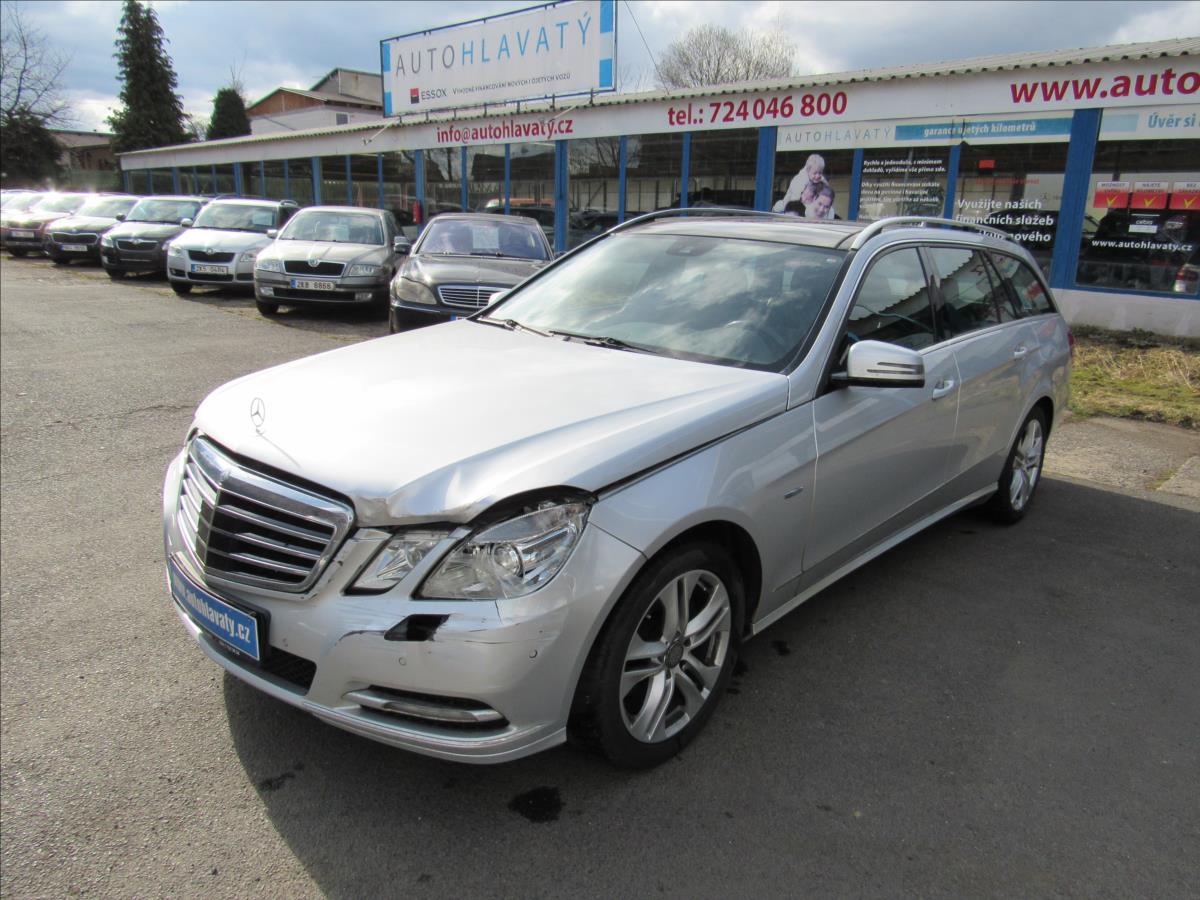Mercedes-Benz Třídy E 1,8 200 CGi T BlueEFFICIENCY Automat Elegance