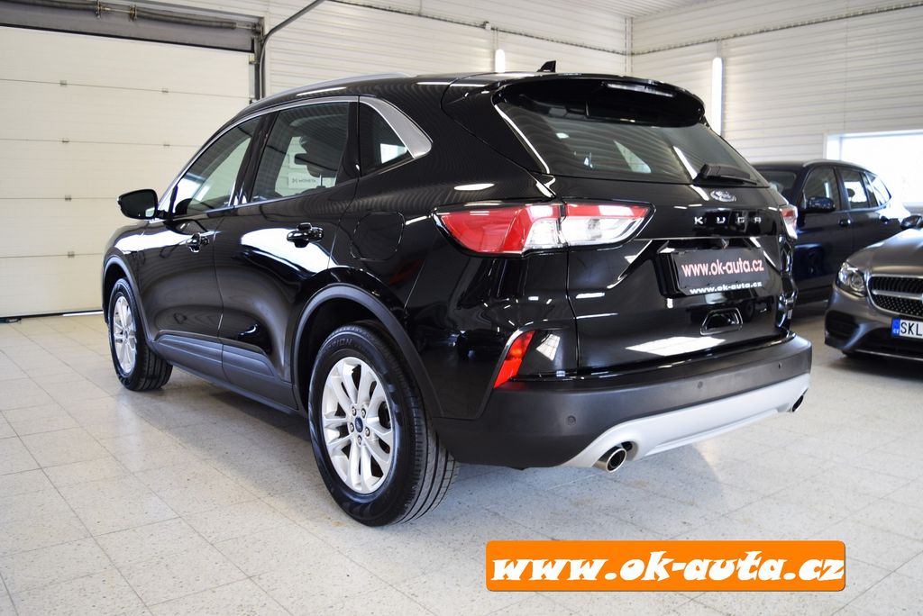 ford-kuga-2-5-hybrid-awd-titanium-2022-2 - 2