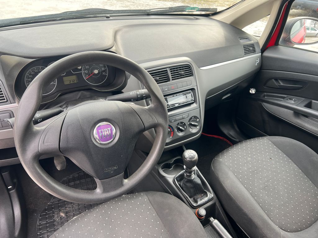fiat-grande-punto-1-2-8v - 9