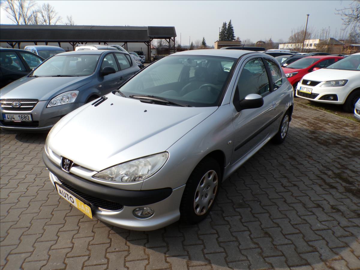 peugeot-206-1-4-i-1-majitel - 1