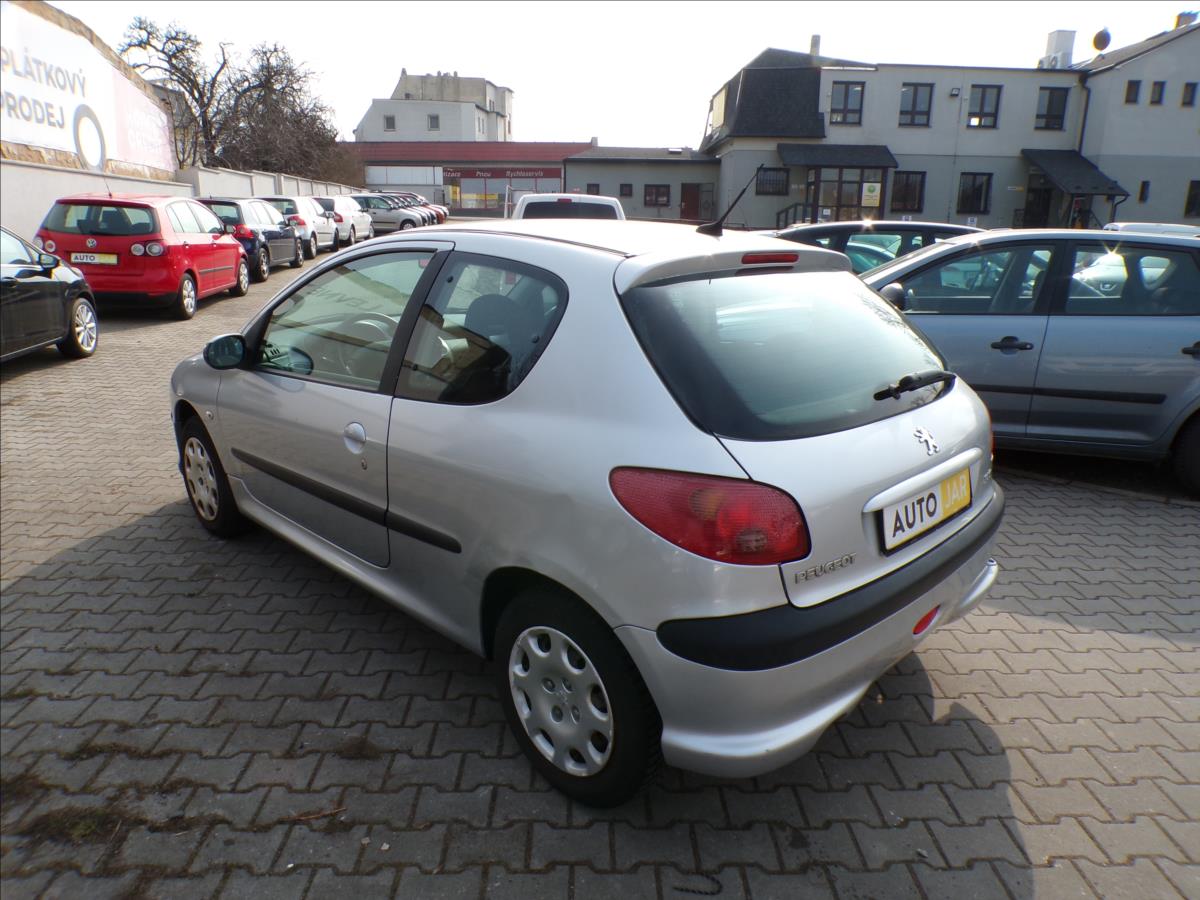 peugeot-206-1-4-i-1-majitel - 3
