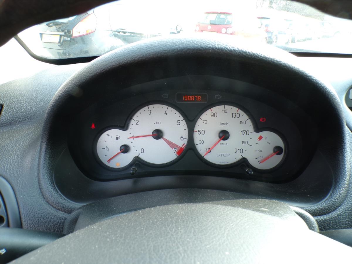 peugeot-206-1-4-i-1-majitel - 6