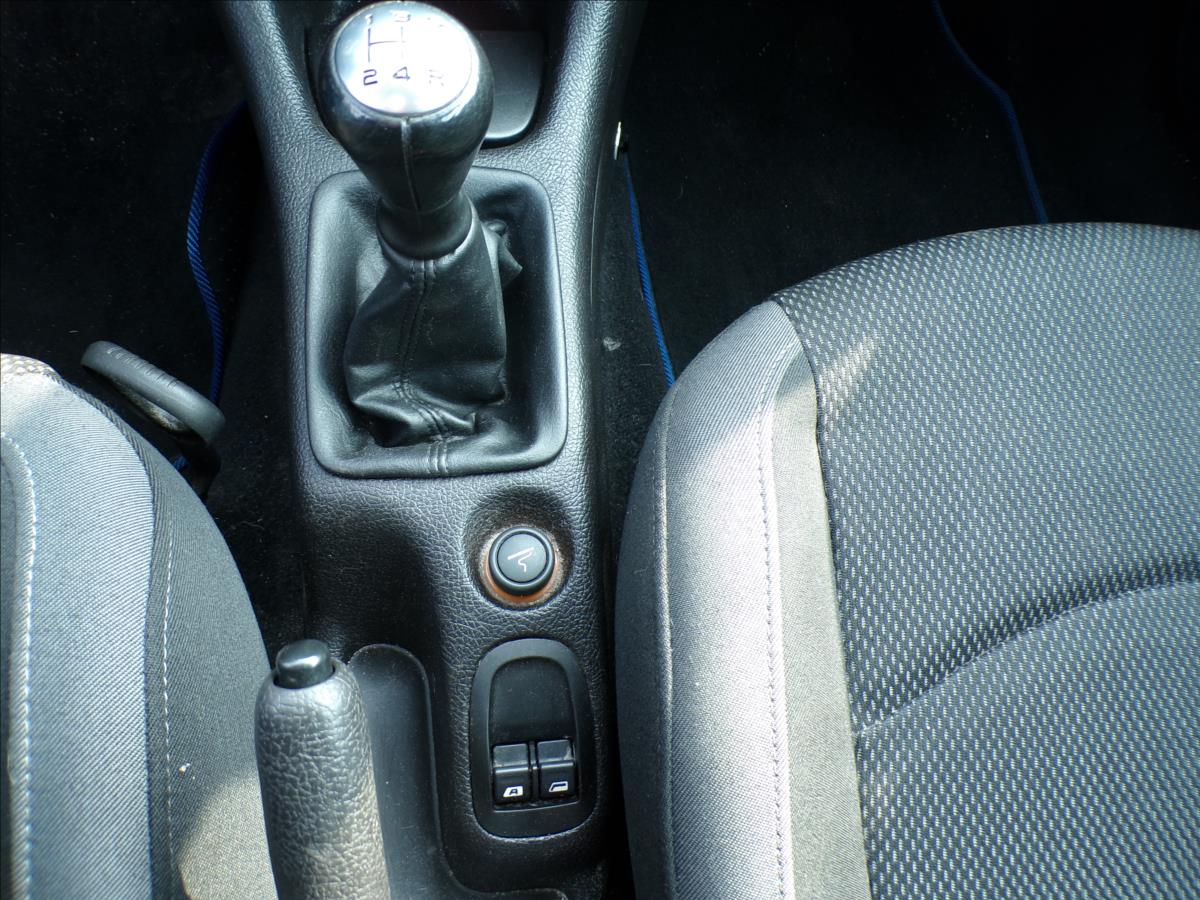 peugeot-206-1-4-i-1-majitel - 9