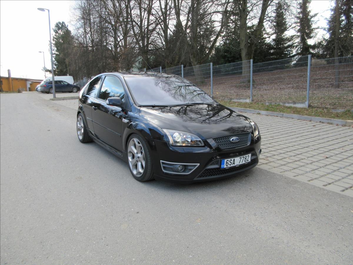 ford-focus-st-225-2-5i-166-kw-top-stav - 3