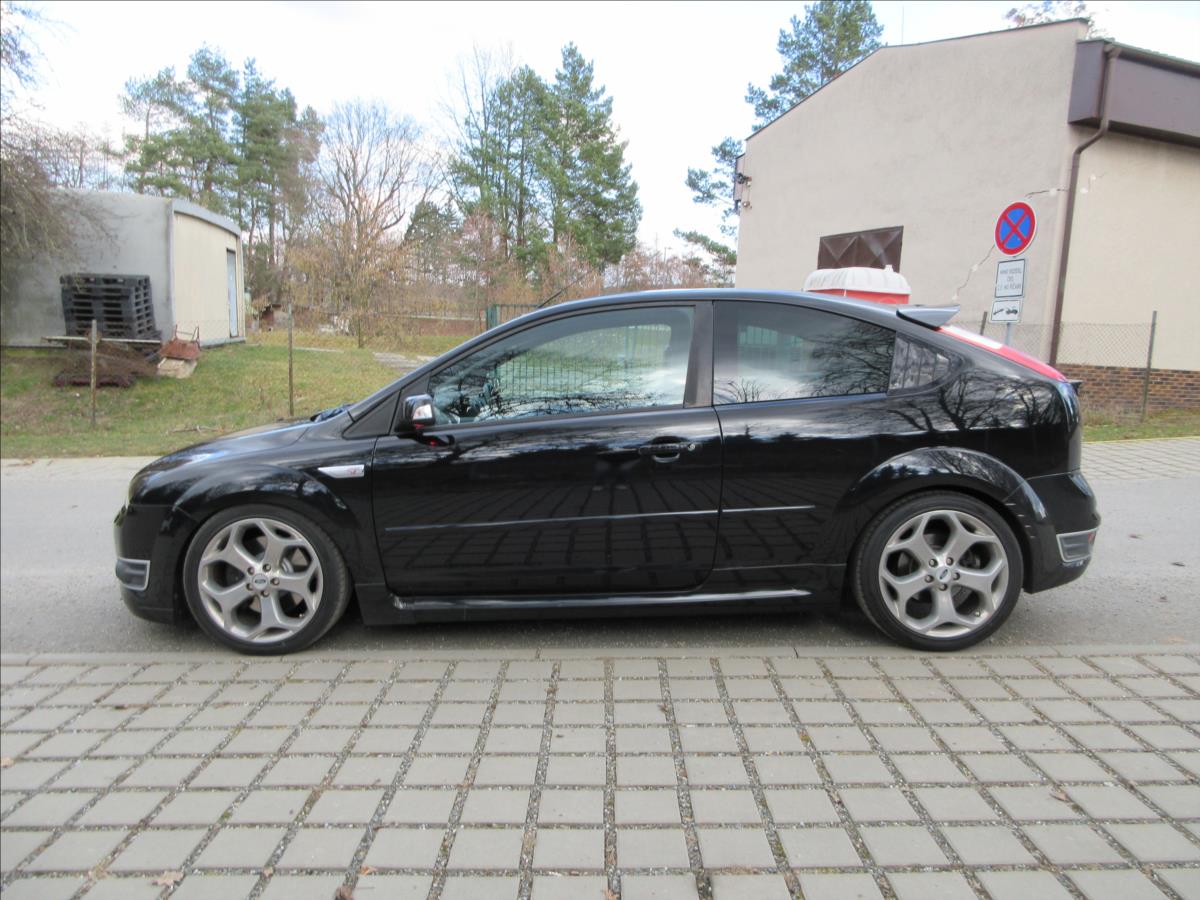 ford-focus-st-225-2-5i-166-kw-top-stav - 5