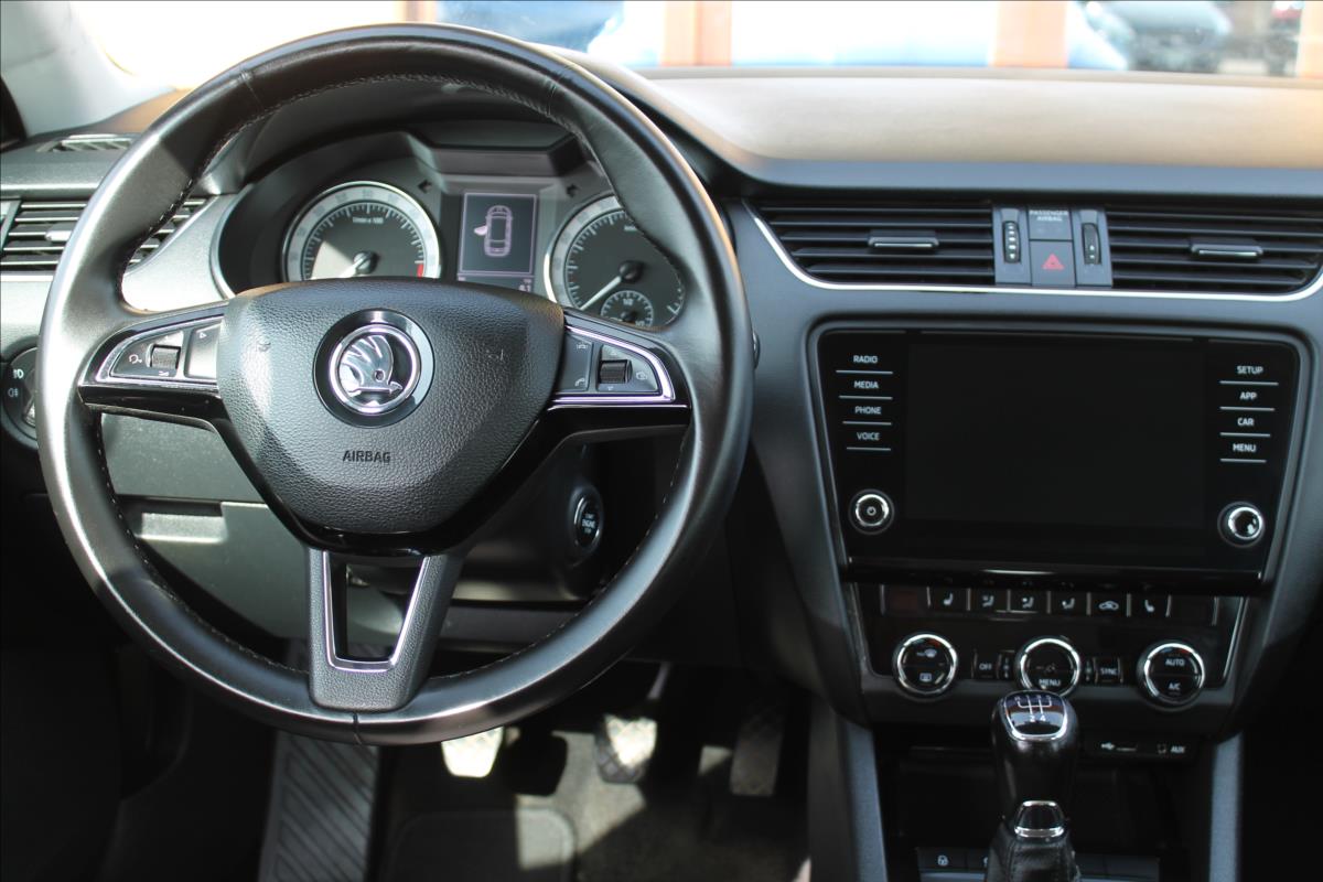 skoda-octavia-1-6-tdi-85kw-cr-1-maj-style - 7