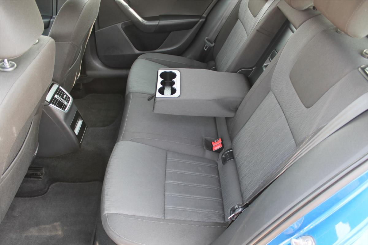 skoda-octavia-1-6-tdi-85kw-cr-1-maj-style - 9
