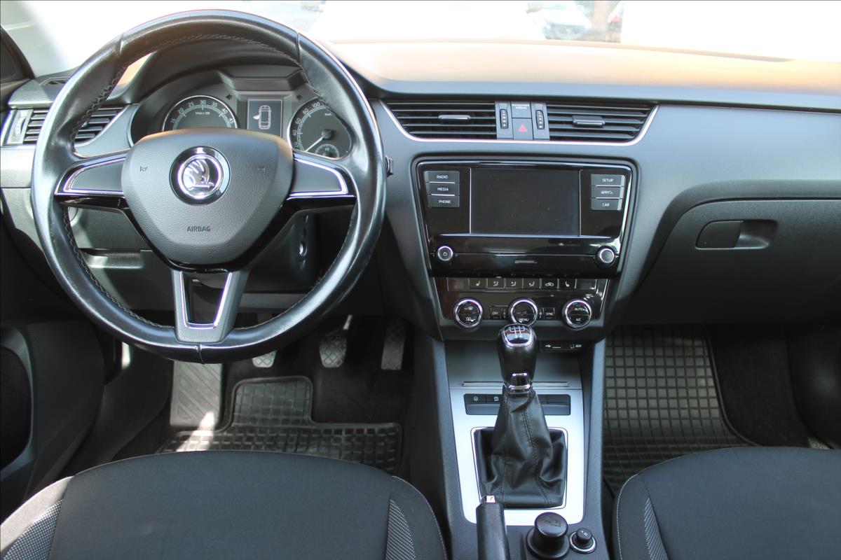 skoda-octavia-1-6-tdi-85kw-cr-ambition - 8