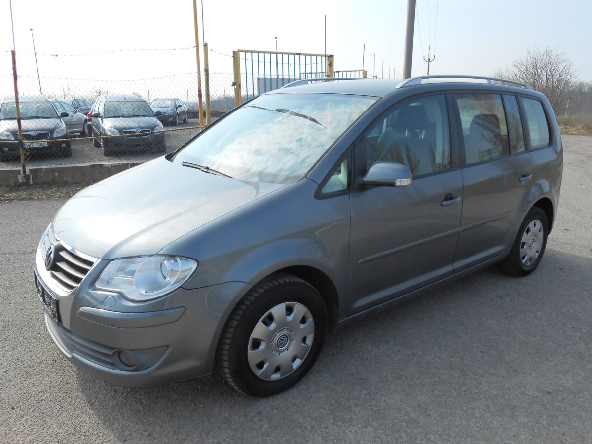 Volkswagen Touran 2,0 103 kW KLIMA Historie