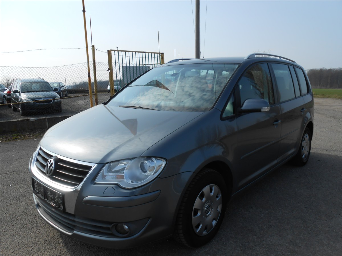 volkswagen-touran-2-0-103-kw-klima-historie - 2