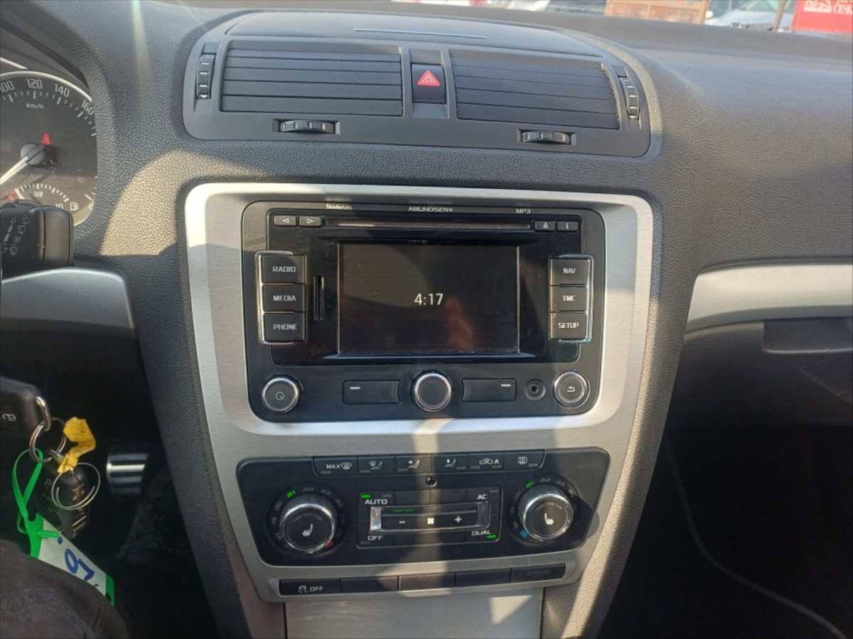 skoda-octavia-2-0-tdi-scout-4x4 - 8