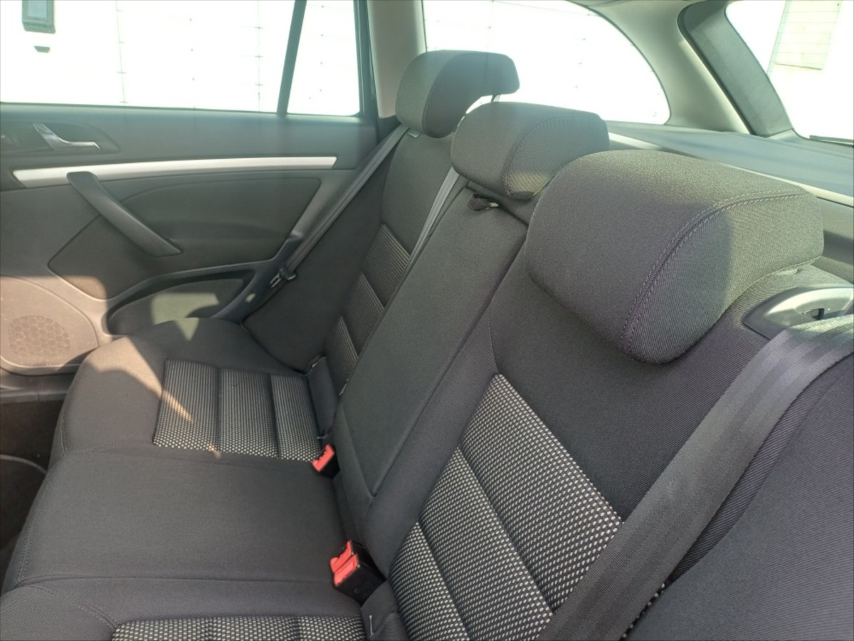 skoda-octavia-2-0-tdi-scout-4x4 - 9
