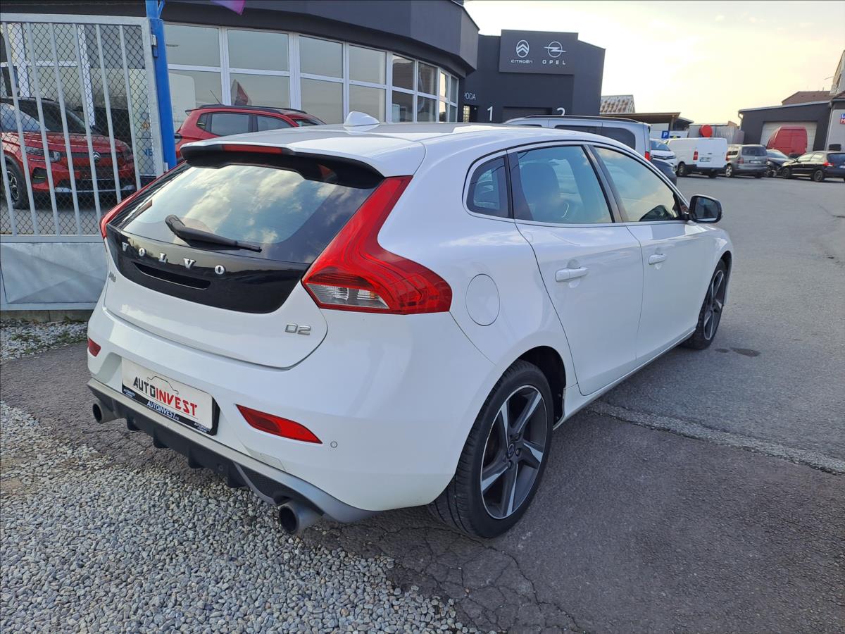 volvo-v40-1-6-d2-r-design - 2