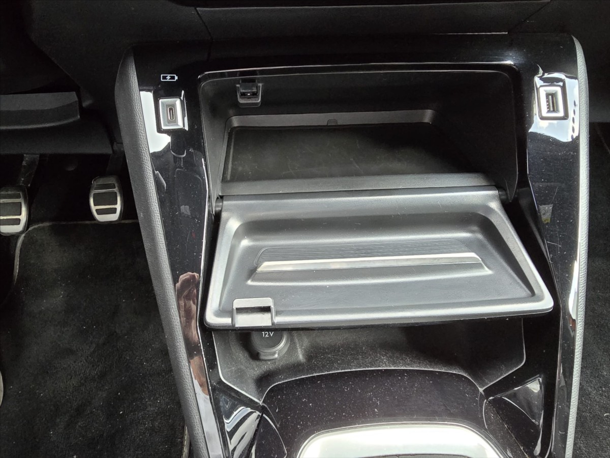 peugeot-2008-1-2-gt-puretech-130k-man - 4