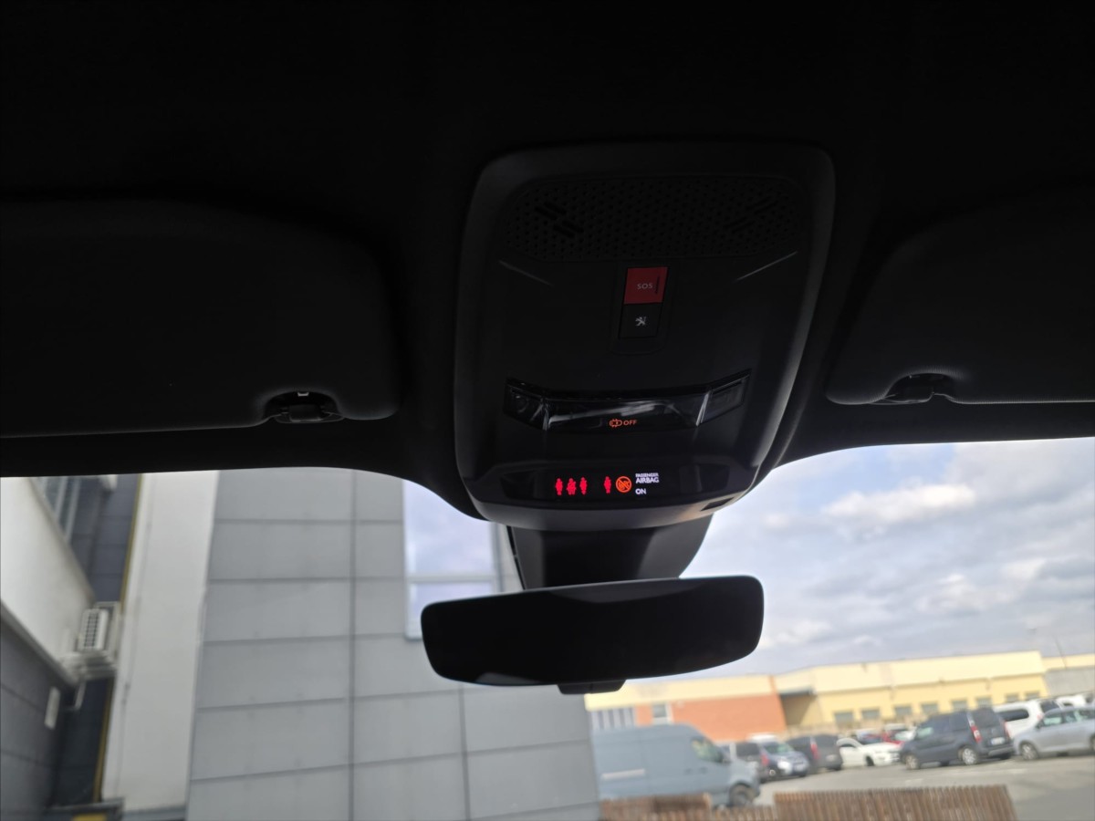 peugeot-2008-1-2-gt-puretech-130k-man - 5