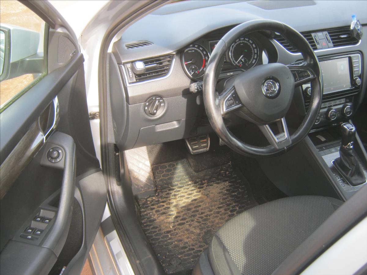 skoda-octavia-2-0-kombi-4x4 - 8