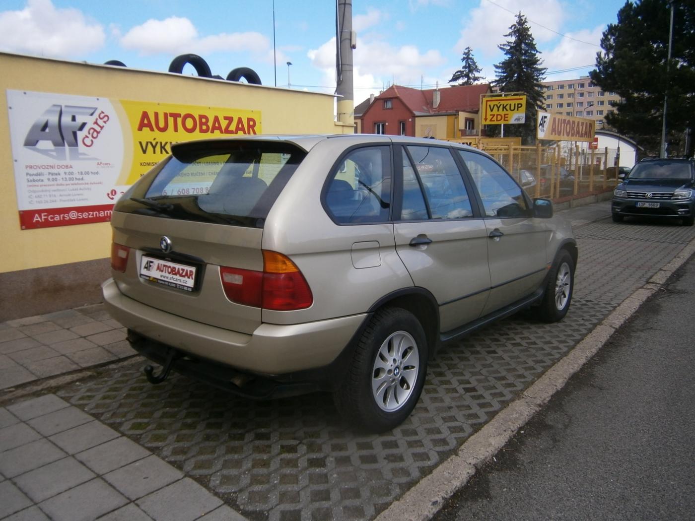 bmw-x5-3-0-170-kw-motor-lehce-klepe - 5
