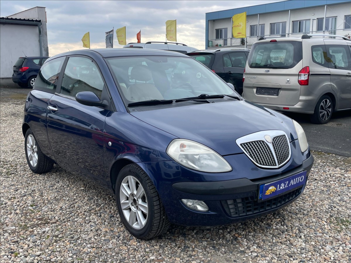 lancia-y-1-2-i-ypsilon - 2