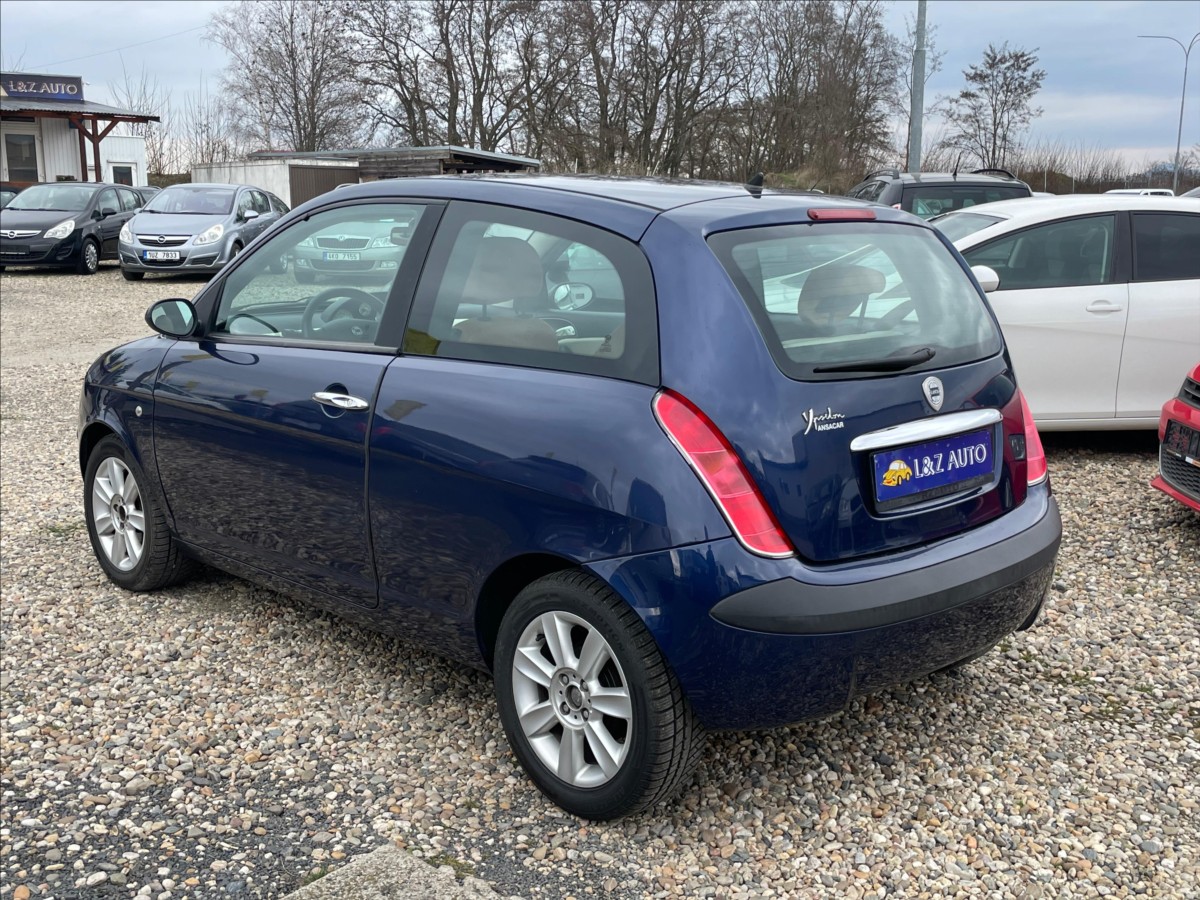 lancia-y-1-2-i-ypsilon - 3