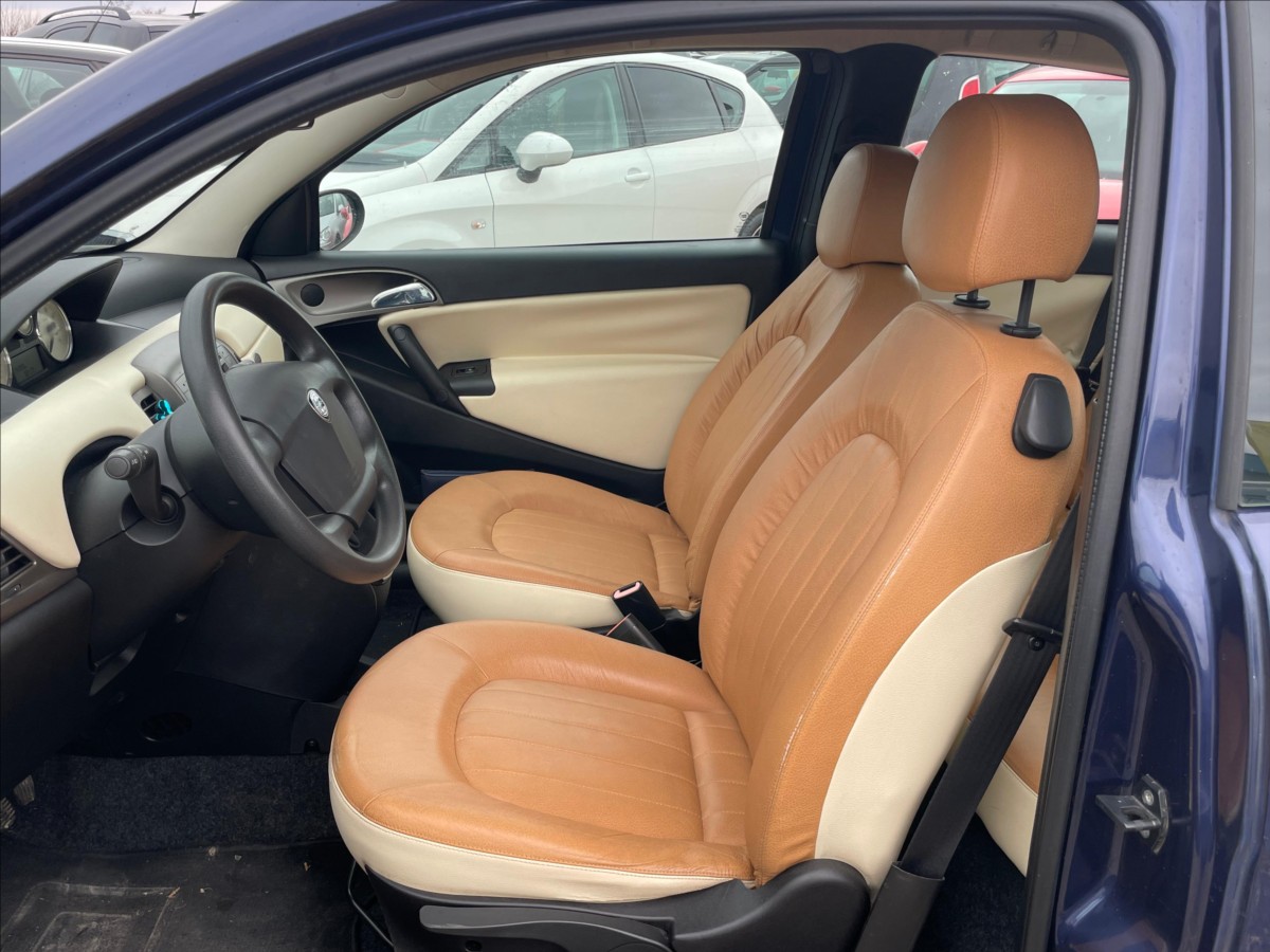 lancia-y-1-2-i-ypsilon - 7