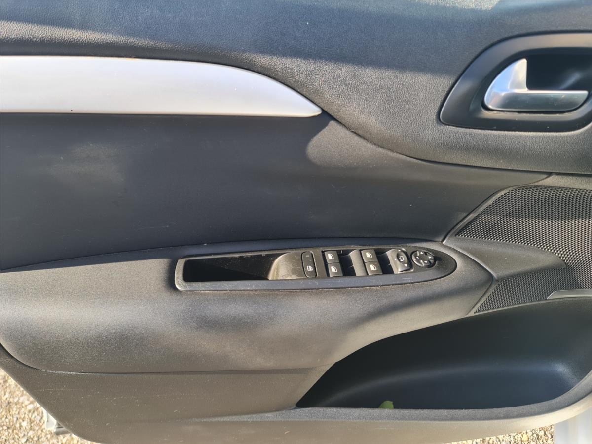 citroen-c4-1-4-vti-95-selection-1-4-i - 8
