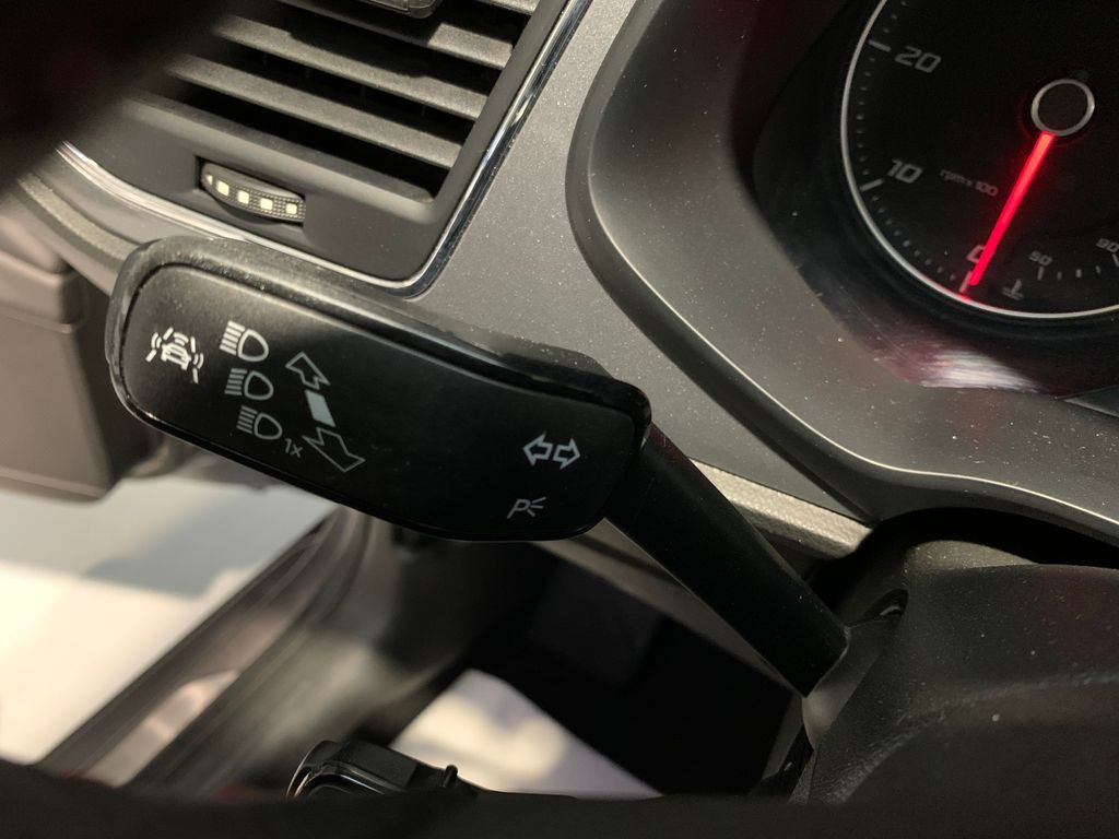 seat-leon-combi-st-2-0-tdi-fr - 8