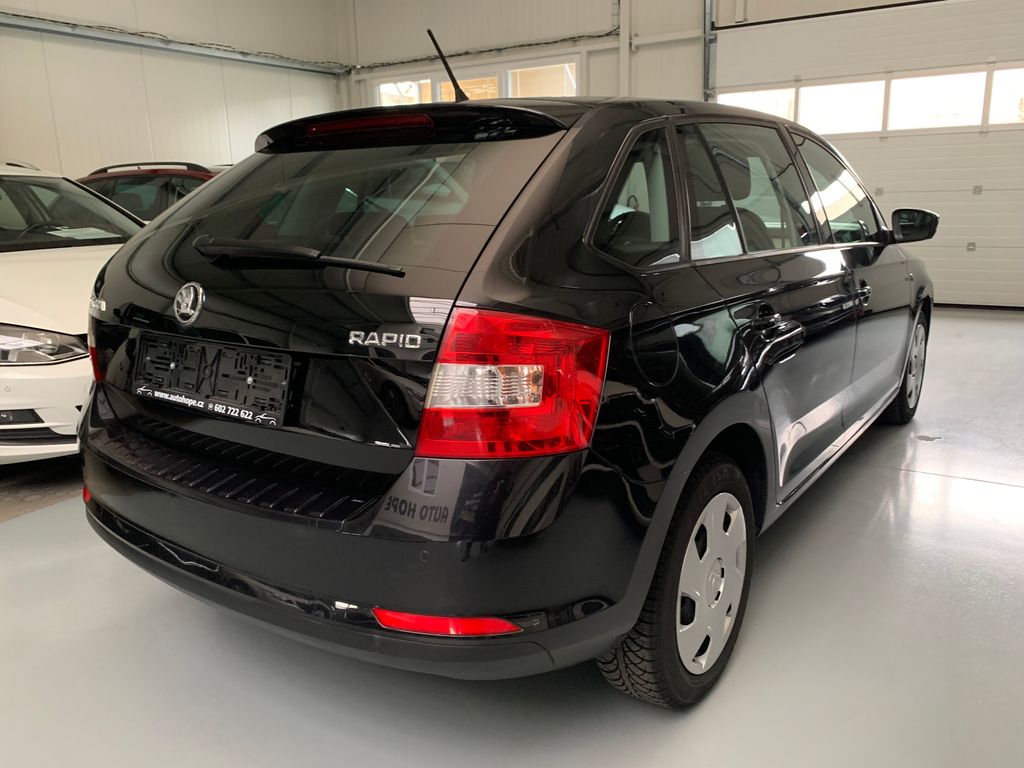 skoda-rapid-1-6-tdi-ambition-spaceback - 5