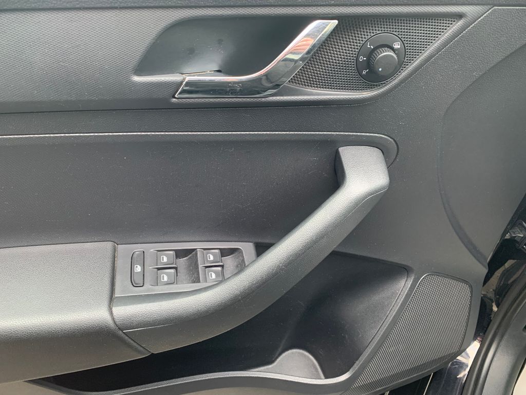 skoda-rapid-1-6-tdi-ambition-spaceback - 6
