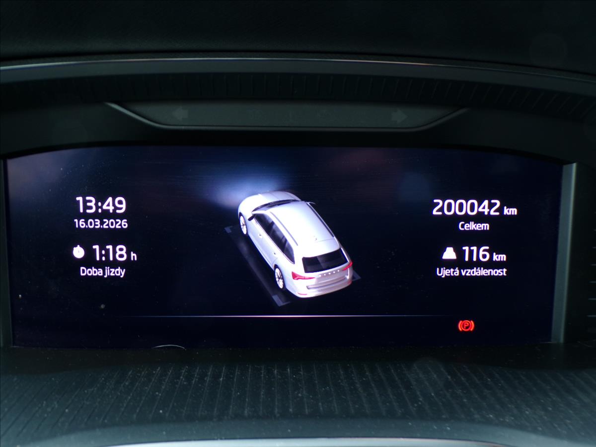 skoda-octavia-2-0-tdi-1-majitel-cr-dph - 8