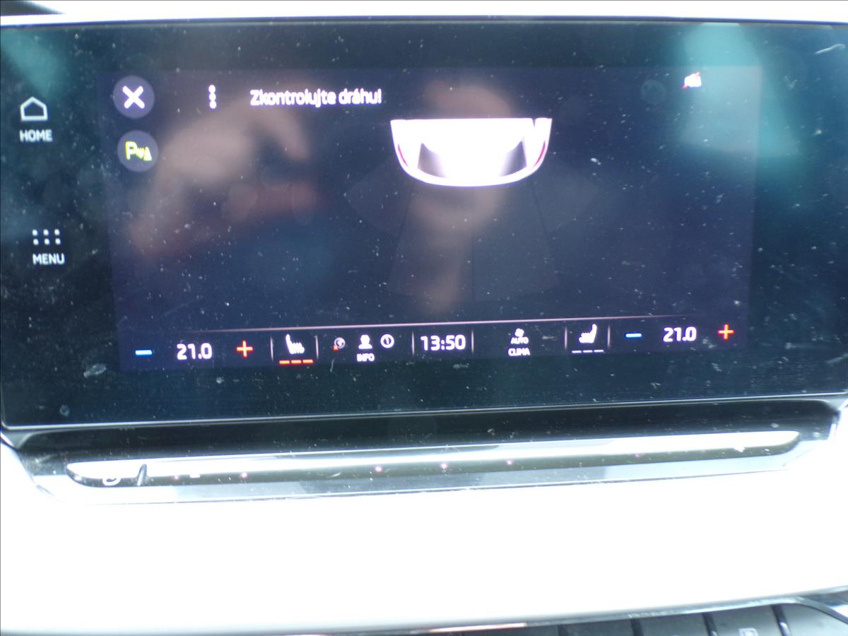 skoda-octavia-2-0-tdi-1-majitel-cr-dph - 9