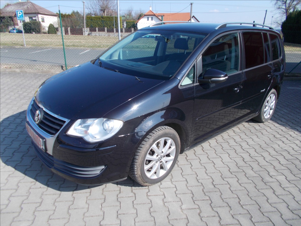 volkswagen-touran-1-9-tdi-digiklima-7-mist-nova-stk - 3