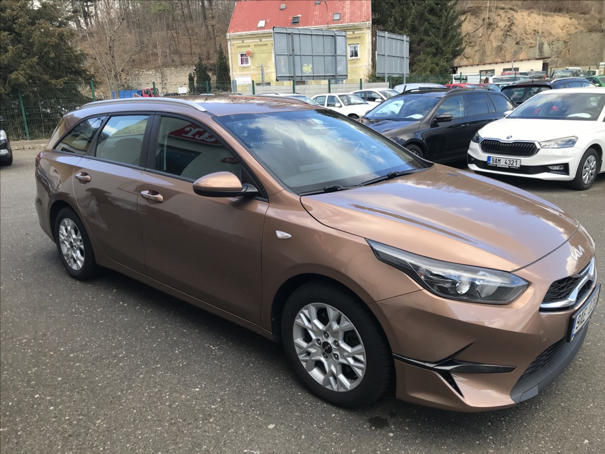 kia-ceed-1-5-t-gdi-117kw-combi - 3