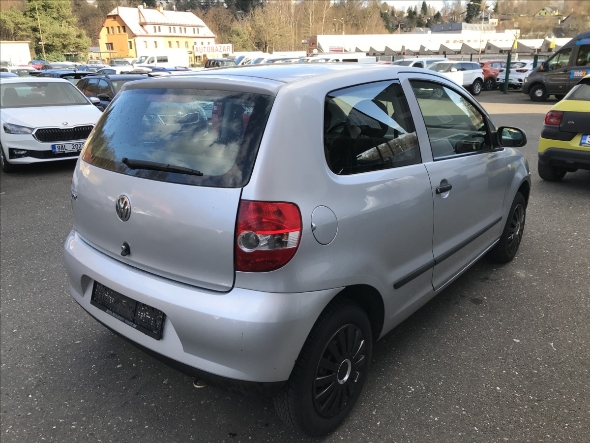 volkswagen-fox-1-2-htp-40kw-3dv - 4
