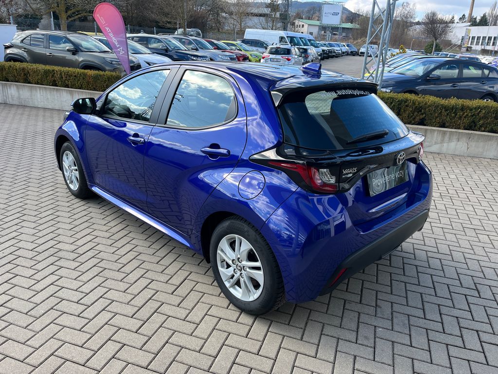 toyota-yaris-1-5-hybrid-e-cvt-comfort - 3