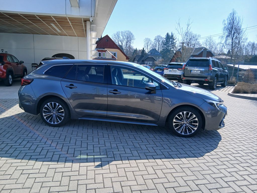 toyota-corolla-1-8-hybrid-e-cvt-style-ts - 6