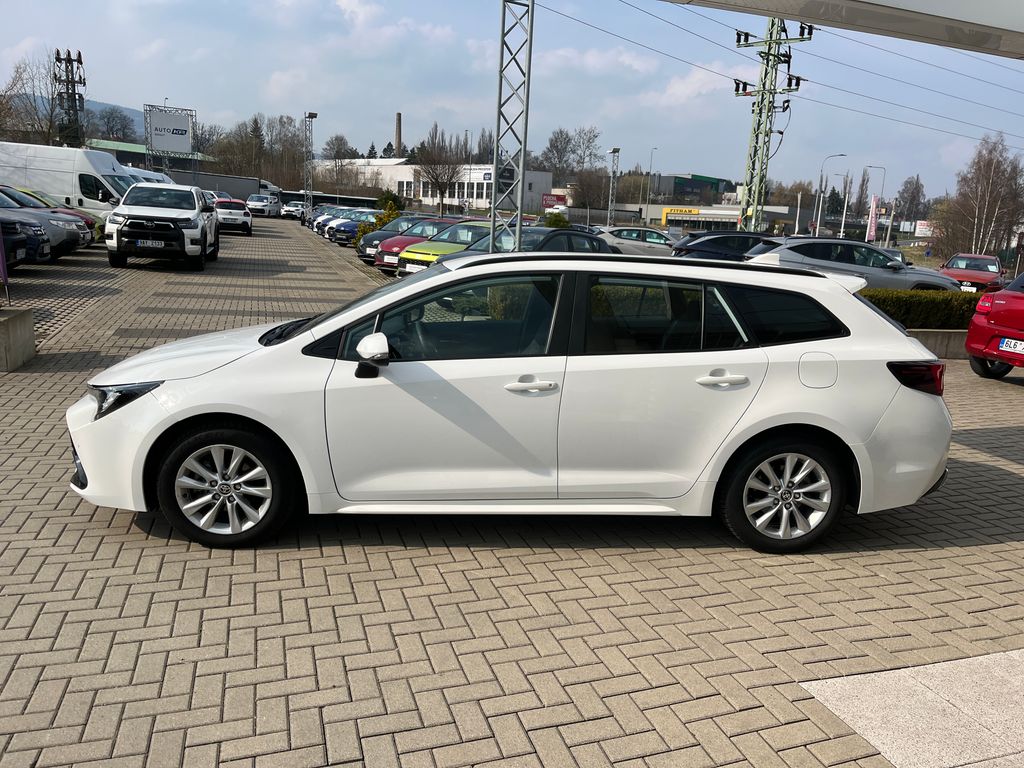 toyota-corolla-1-8-hybrid-comfort-tech-ts - 2