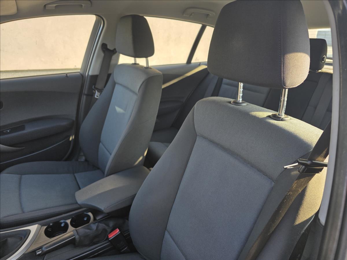 bmw-rada-1-2-0-118d-89kw-klima-el-okna-118d-89kw-klima-el-okna - 9