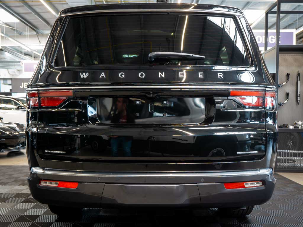 jeep-wagoneer-5-7-wagoneer-v8-hud-360 - 3