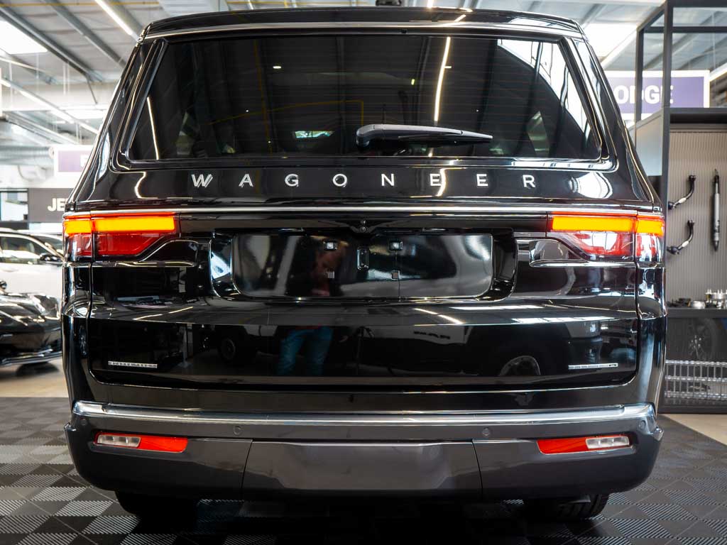 jeep-wagoneer-5-7-wagoneer-v8-hud-360 - 4